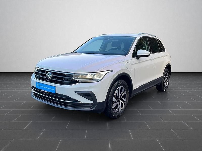 Pure white Gebraucht 2022 VW Tiguan SUV | 30.490 € (Guter Preis) - Bild 1/4