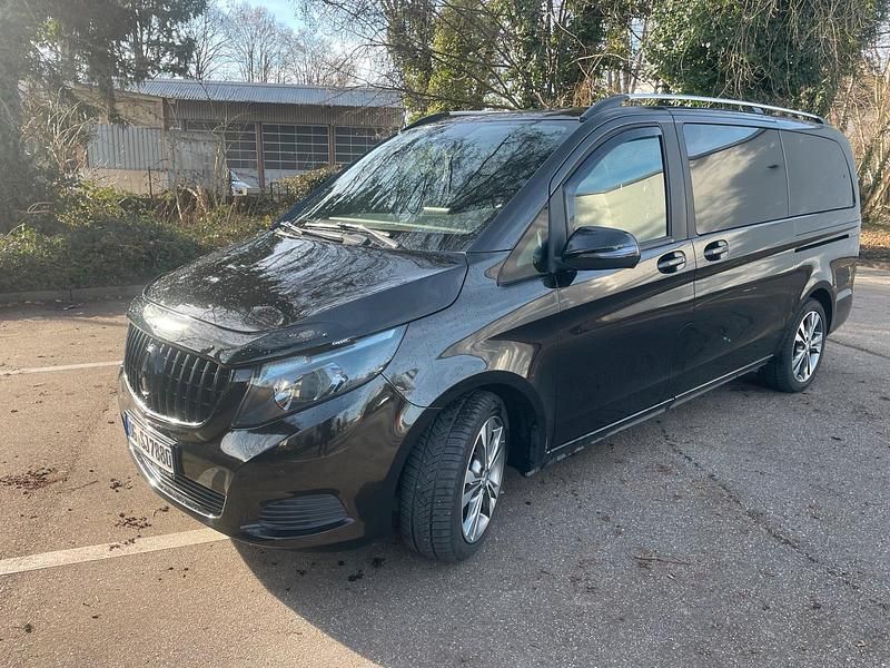 Gebraucht Mercedes V220 163 PS (119 kW) 2015 Schwarz Van / Kleinbus