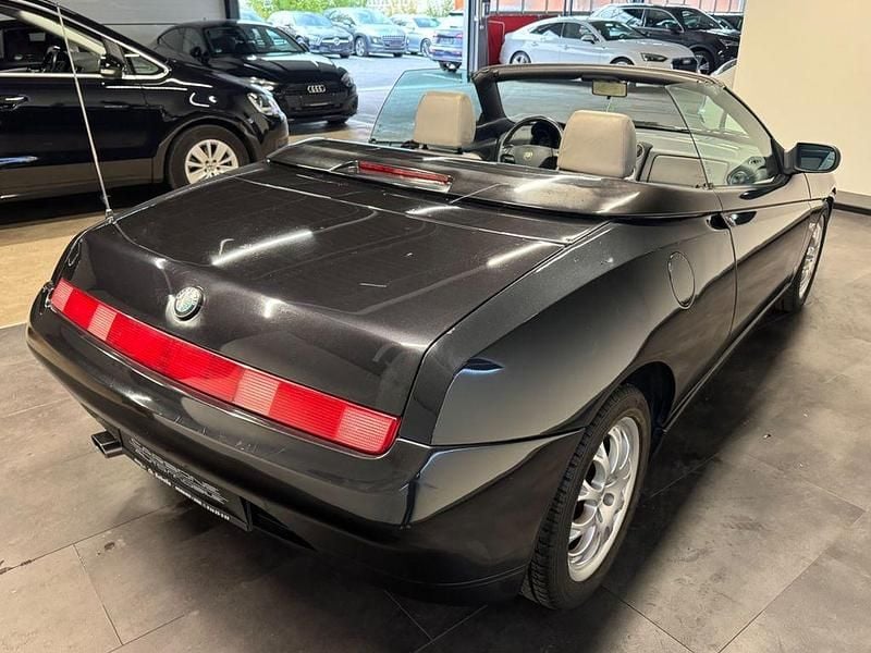 Gebraucht Alfa Romeo Spider 150 PS (110 kW) 2002 Schwarz rockabilly/pergusa/bod Cabrio