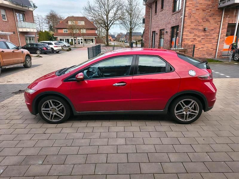 Gebraucht Honda Civic 99 PS (72 kW) 2010 Rot Limousine
