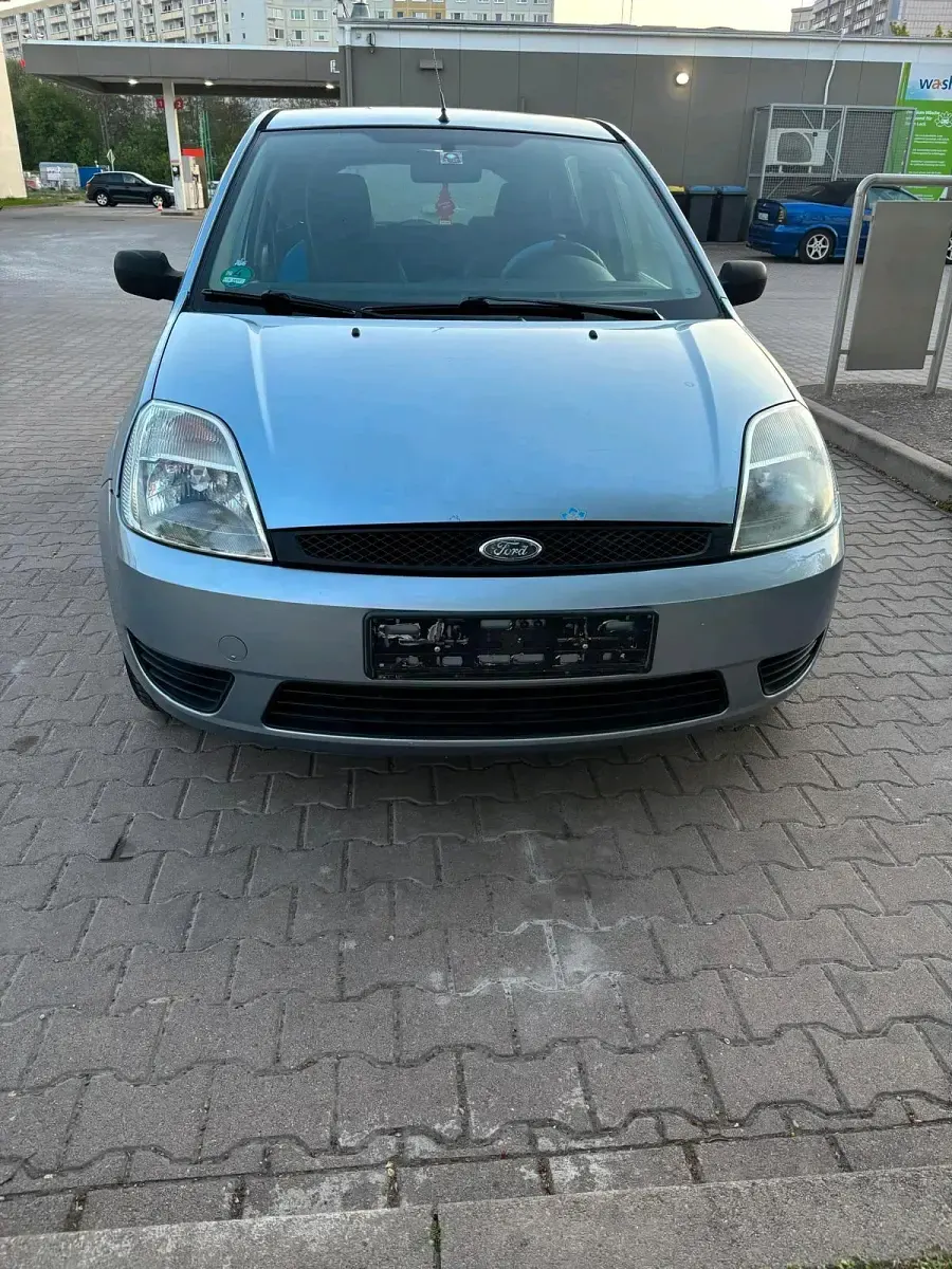 Usata Ford Fiesta 60 CV (44 kW) 2005 Blu Utilitaria