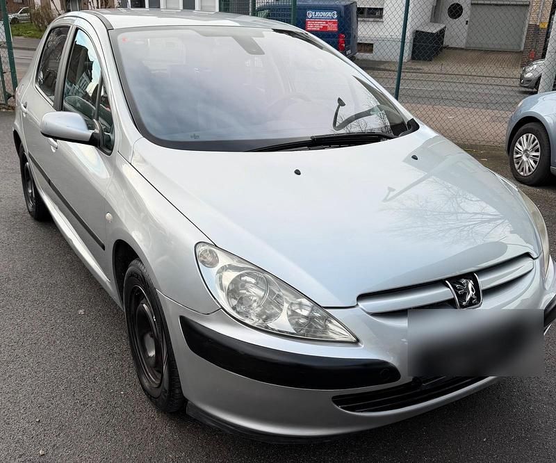 Silber Gebraucht 2005 Peugeot 307 Limousine | 4.100 € - Bild 1/4