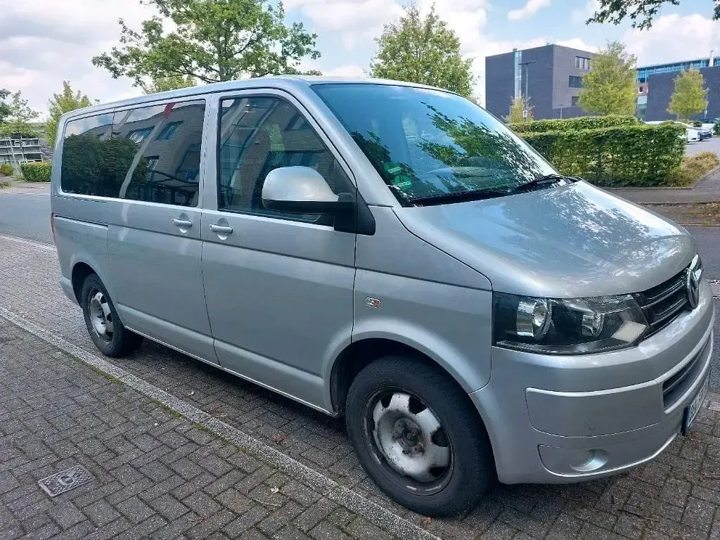 Gebraucht VW Multivan Comfortline 140 PS (102 kW) 2010 Silber Van / Kleinbus