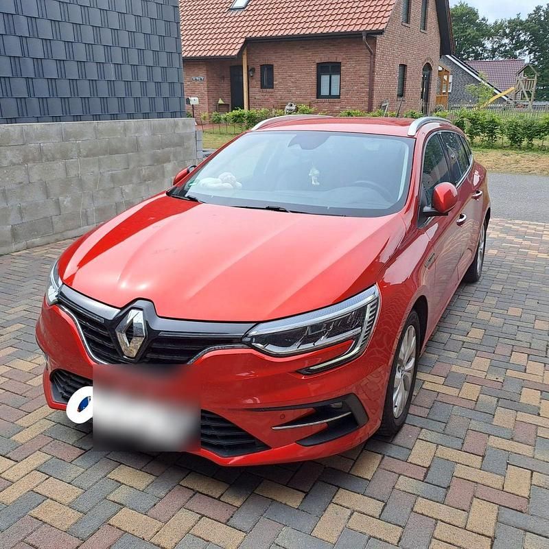 Rot Gebraucht 2021 Renault Mégane IV Zen Kombi | 16.980 € (Fairer Preis) - Bild 1/4