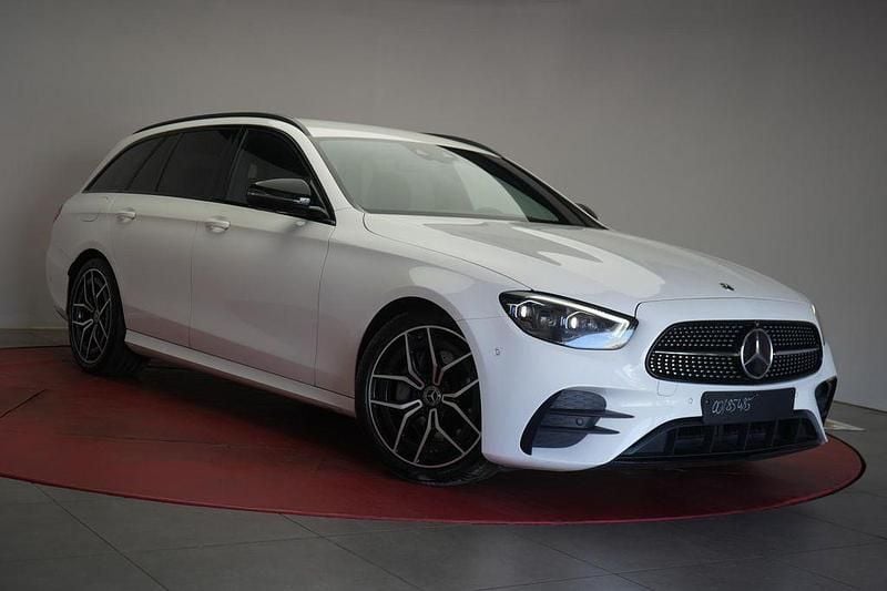 Polar white Gebraucht 2021 Mercedes E220 AMG line Kombi | 32.990 € (Teuer) - Bild 1/4