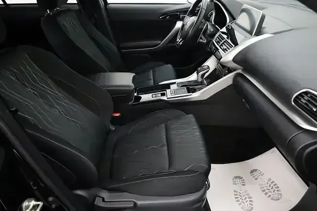 Usado Mitsubishi Eclipse Cross Diamant Edition 163 CV (119 kW) 2020 Negro SUV