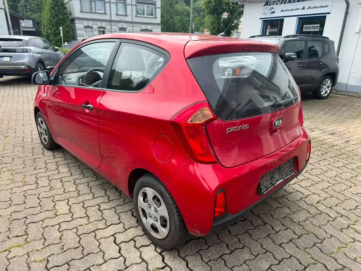 Gebraucht Kia Picanto Start 67 PS (49 kW) 2016 Signalrot met. Kleinwagen