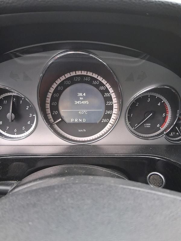 Gebraucht Mercedes E220 170 PS (125 kW) 2010 Schwarz Kombi