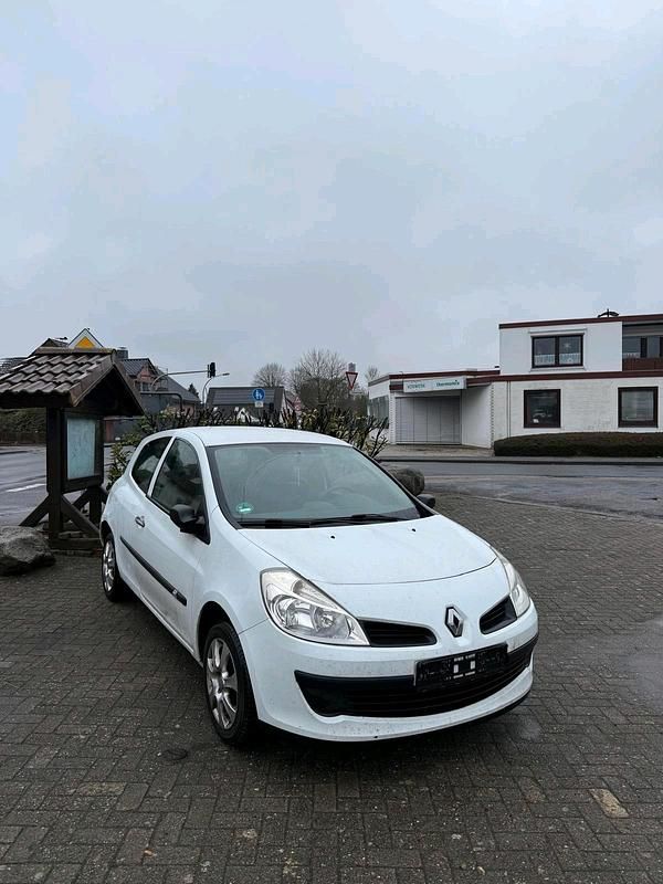 Gebraucht Renault Clio II 65 PS (47 kW) 2008 Weiß Kleinwagen