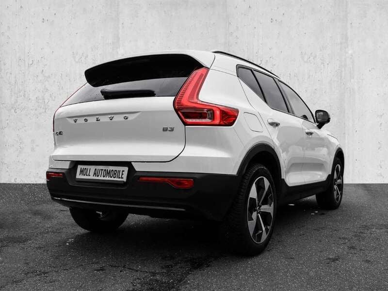 Gebraucht Volvo XC40 Plus 163 PS (119 kW) 2023 Weiss SUV