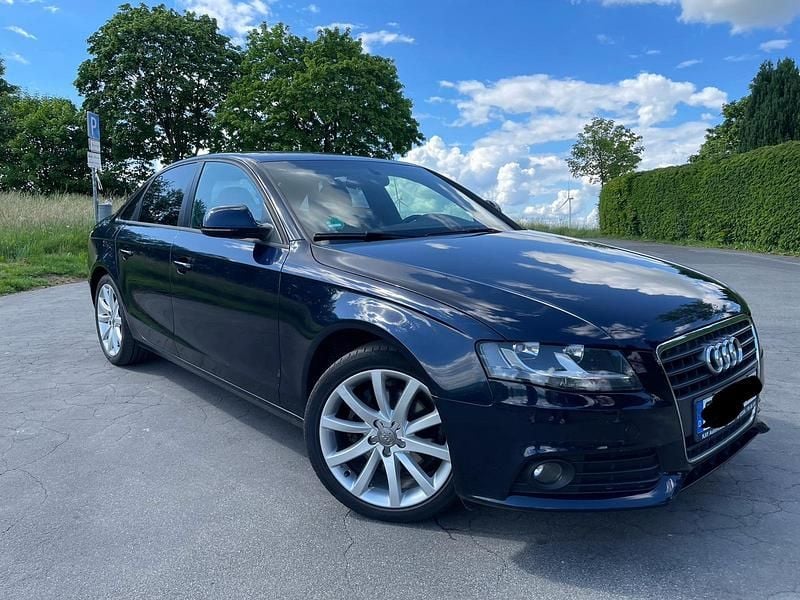 Blau Gebraucht 2009 Audi A4 Limousine | 7.995 € (Fairer Preis) - Bild 1/4