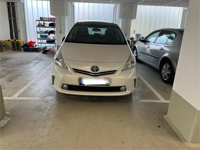 Weiß Gebraucht 2012 Toyota Prius+ Plus Van / Kleinbus | 12.500 € (Etwas zu teuer) - Bild 1/4