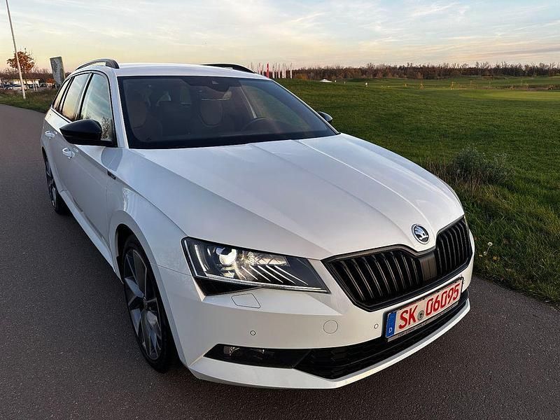 Weiß Gebraucht 2018 Skoda Superb SportLine Kombi | 16.999 € (Guter Preis) - Bild 1/4