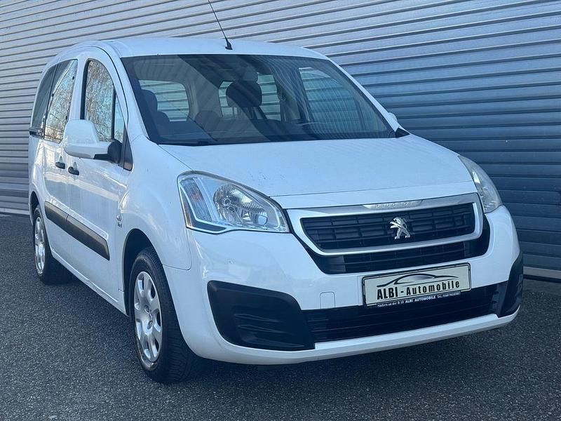Gebraucht Peugeot Partner Tepee Active 99 PS (72 kW) 2015 Weiß Van / Kleinbus