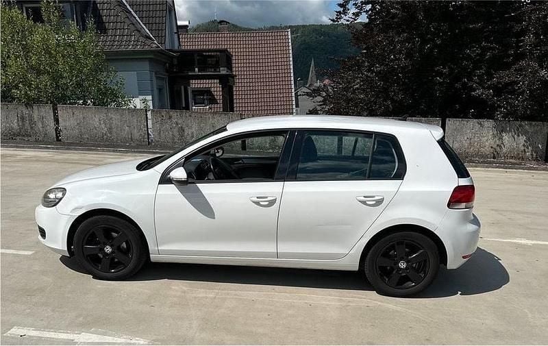 Weiß Gebraucht 2009 VW Golf VI Kleinwagen | 3.750 € (Fairer Preis) - Bild 1/4