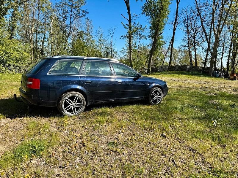 Gebraucht Audi A6 163 PS (119 kW) 2004 Blau Kombi