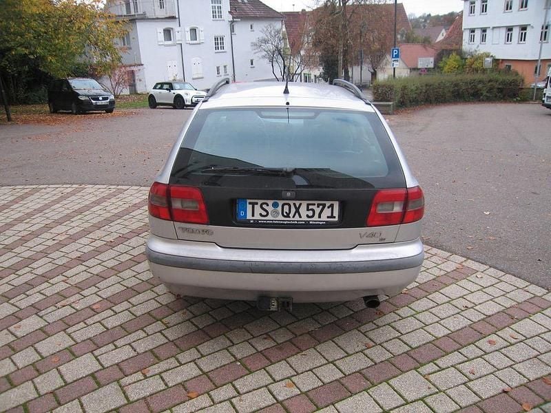 Gebraucht Volvo V40 116 PS (85 kW) 1999 Silber Kombi