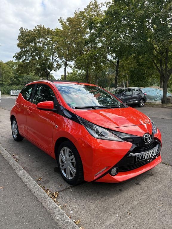 Orange Gebraucht 2015 Toyota Aygo Kleinwagen | 6.200 € (Superpreis) - Bild 1/4
