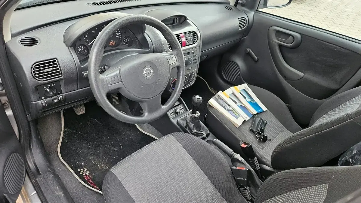 Brugt Opel Corsa 75 HK (55 kW) 2005 Grå Hatchback