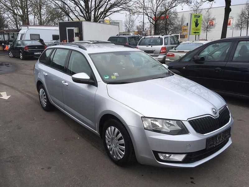 Silber Gebraucht 2013 Skoda Octavia Limousine | 2.900 € (Guter Preis) - Bild 1/4