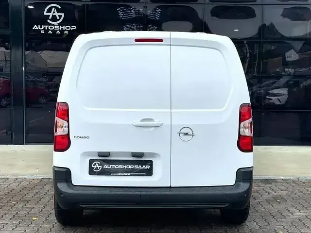 Occasion Opel Combo 102 ch (75 kW) 2024 Blanc Monospace