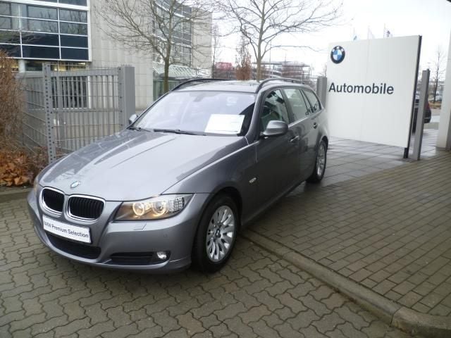 Grau metallic Gebraucht 2009 BMW 320 Comfort Edition Kombi | 25.790 € - Bild 1/4