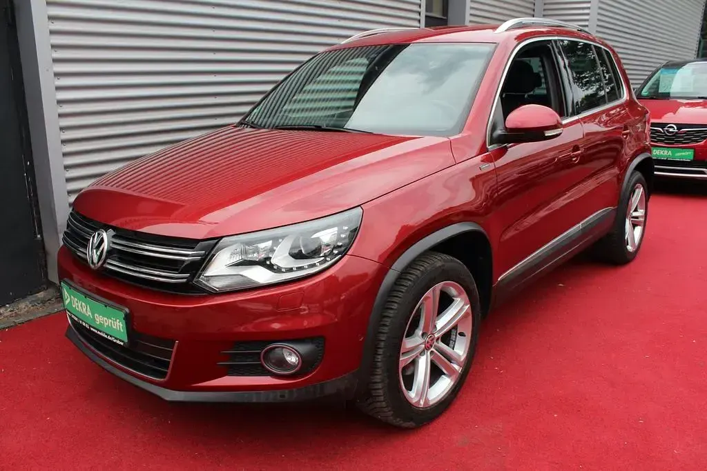 Gebraucht VW Tiguan LOUNGE 150 PS (110 kW) 2016 Rot SUV