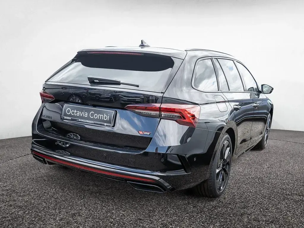 Neu Skoda Octavia RS 265 PS (194 kW) 2026 Schwarz Kombi