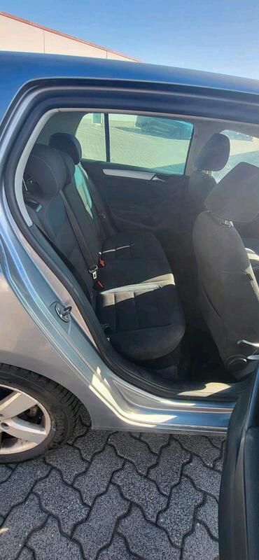 Grau Gebraucht 2010 VW Golf VI Limousine | 2.900 € (Fairer Preis) - Bild 1/4