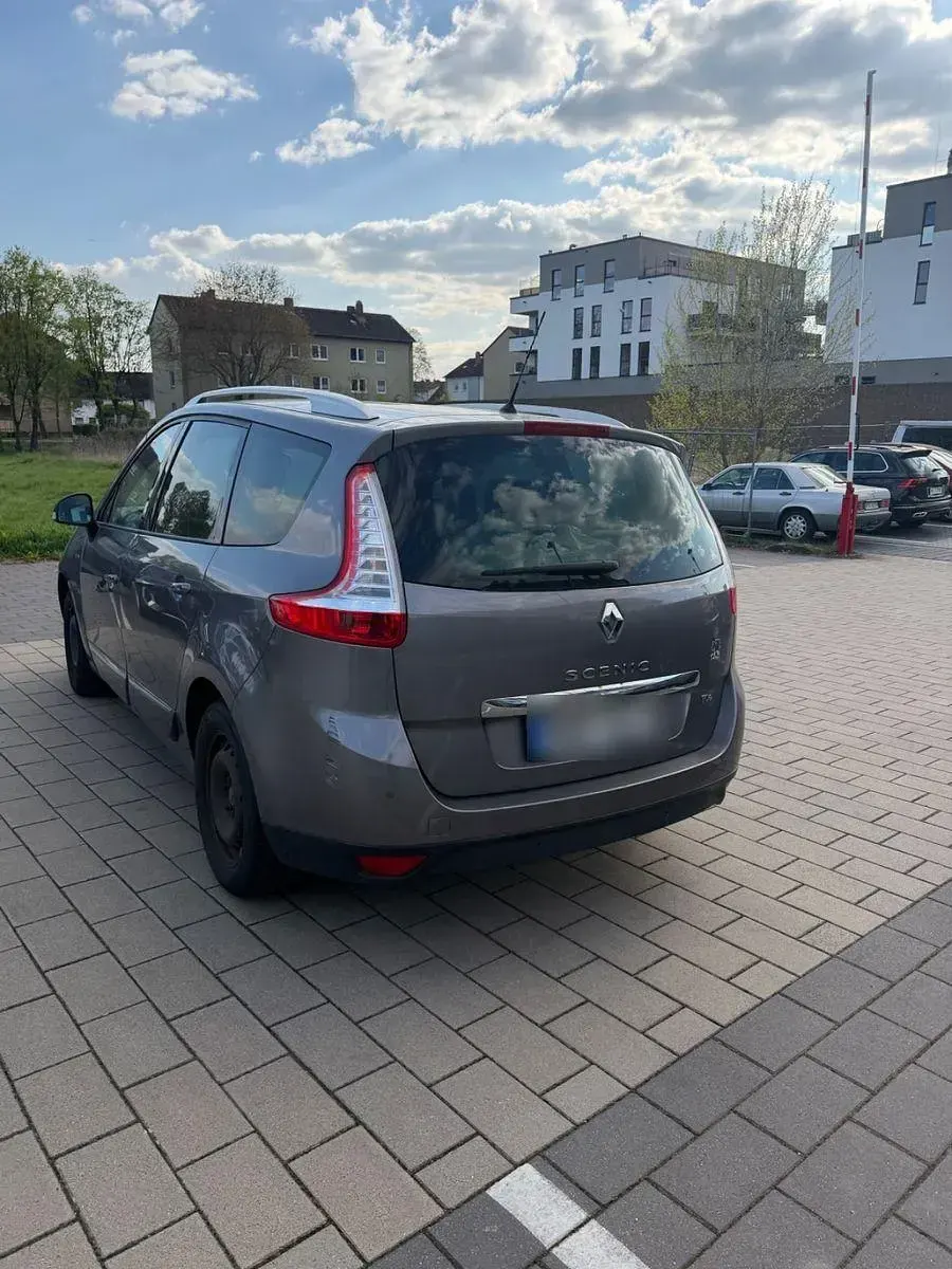 Gebraucht Renault Scenic E-Tech Bose Edition 132 PS (97 kW) 2016 Grau Van / Kleinbus
