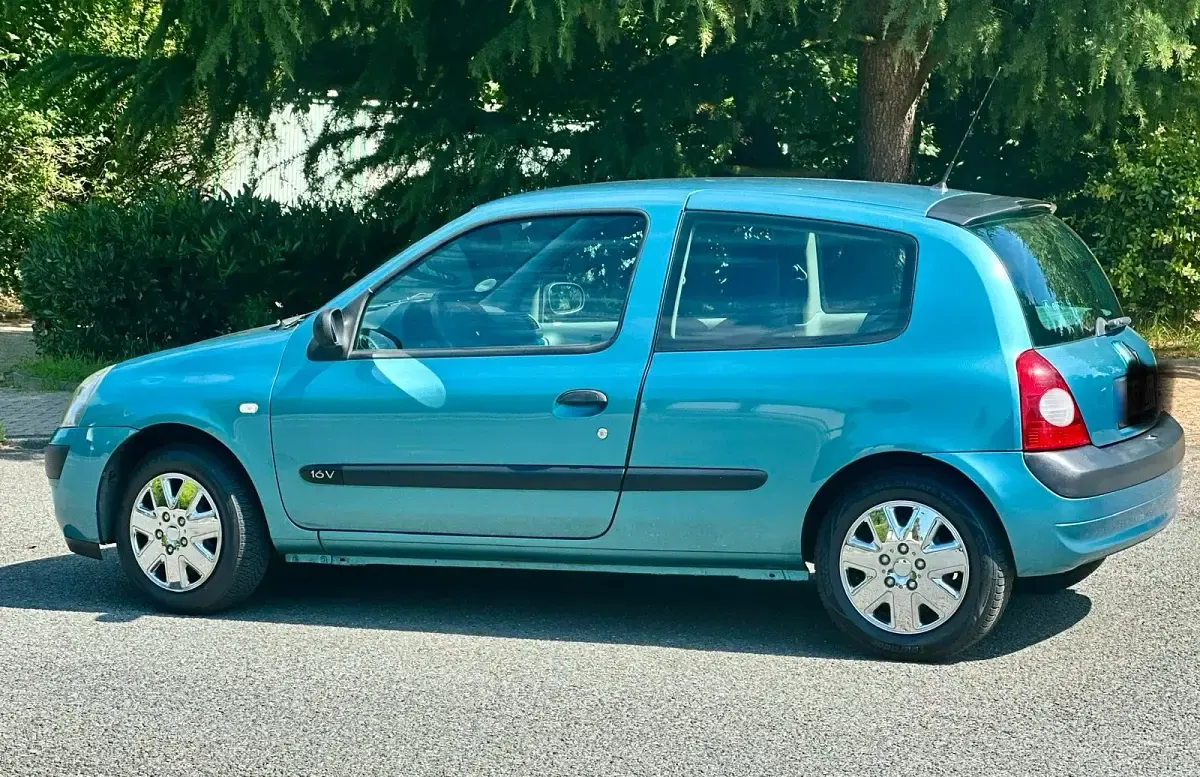 Gebraucht Renault Clio Expression 75 PS (55 kW) 2004 Blau Kleinwagen