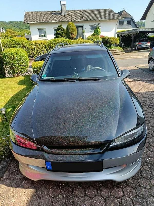 Silber Gebraucht 2001 Opel Vectra Comfort Kombi | 2.500 € (Fairer Preis) - Bild 1/4