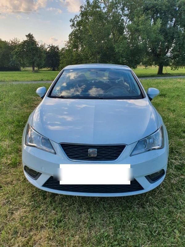 Weiß Gebraucht 2013 Seat Ibiza Kleinwagen | 5.600 € (Etwas zu teuer) - Bild 1/4