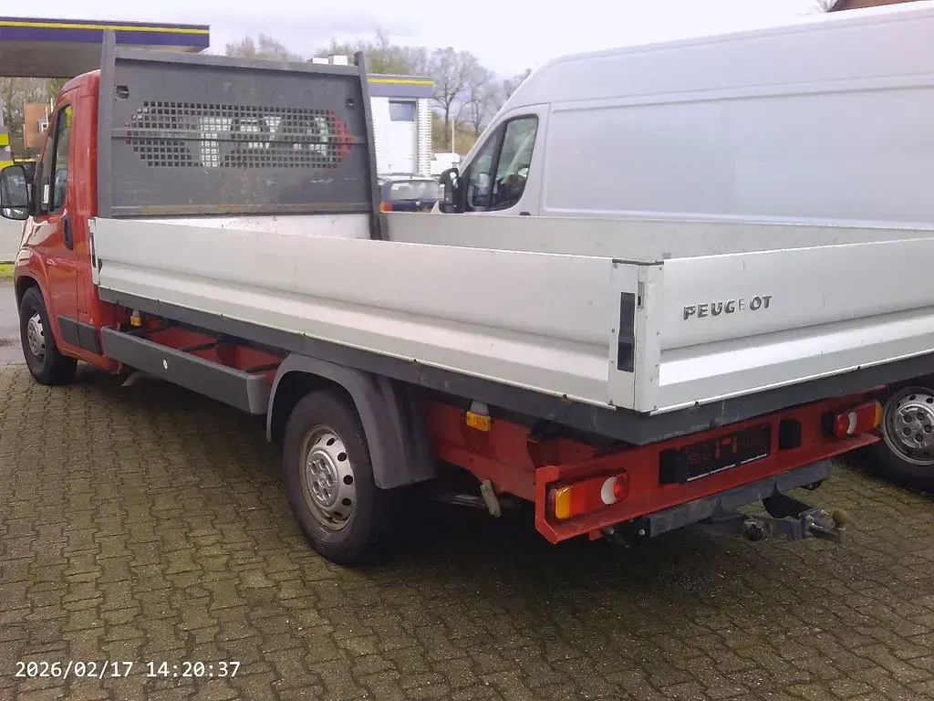 Gebraucht Peugeot Boxer 165 PS (121 kW) 2021 Rot Van