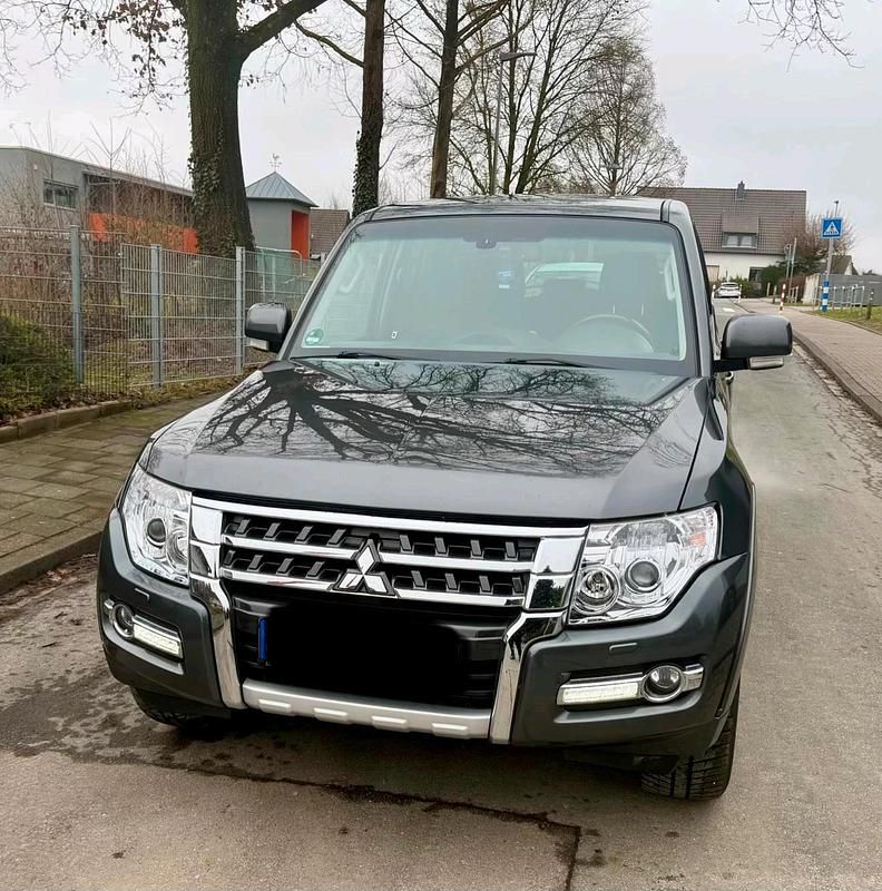 Gebraucht Mitsubishi Pajero 190 PS (139 kW) 2016 Grau SUV