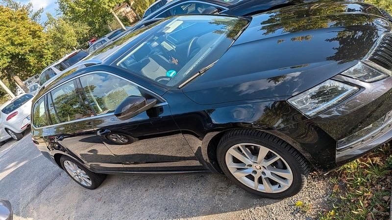 Schwarz Gebraucht 2019 Skoda Octavia Style Kombi | 18.200 € (Fairer Preis) - Bild 1/4