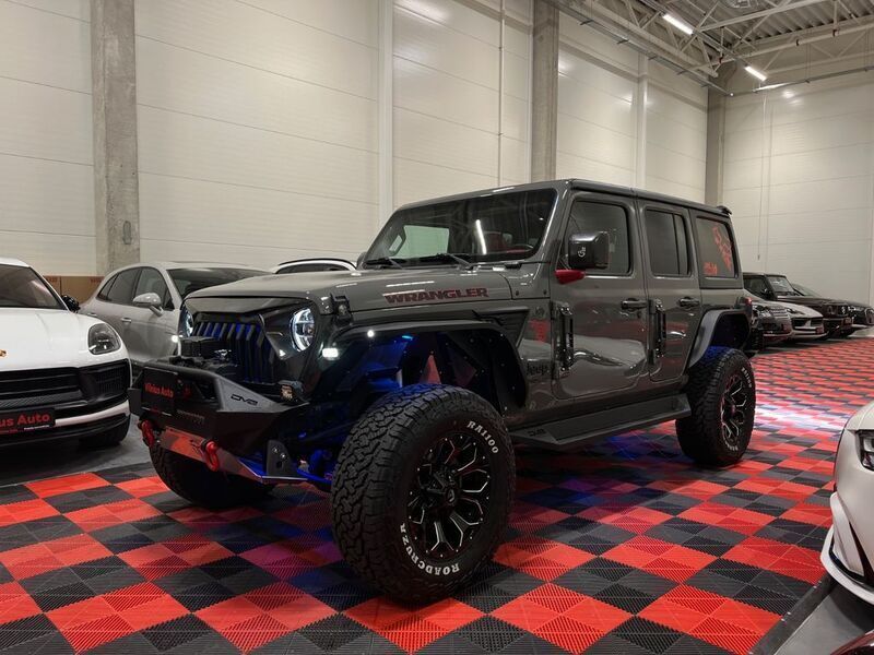 Grau Gebraucht 2022 Jeep Wrangler Unlimited Sport SUV | 58.500 € (Fairer Preis) - Bild 1/4