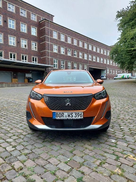 Orange Gebraucht 2020 Peugeot 2008 Allure SUV | 15.250 € (Fairer Preis) - Bild 1/4