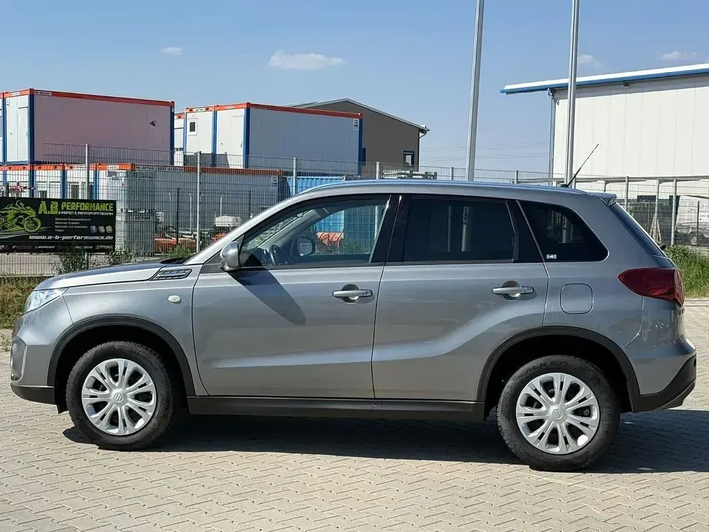 Gebraucht Suzuki Vitara Comfort 111 PS (81 kW) 2018 Grau SUV