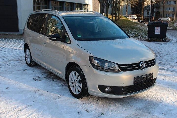 Gebraucht VW Touran Style 140 PS (102 kW) 2012 Silber Van / Kleinbus