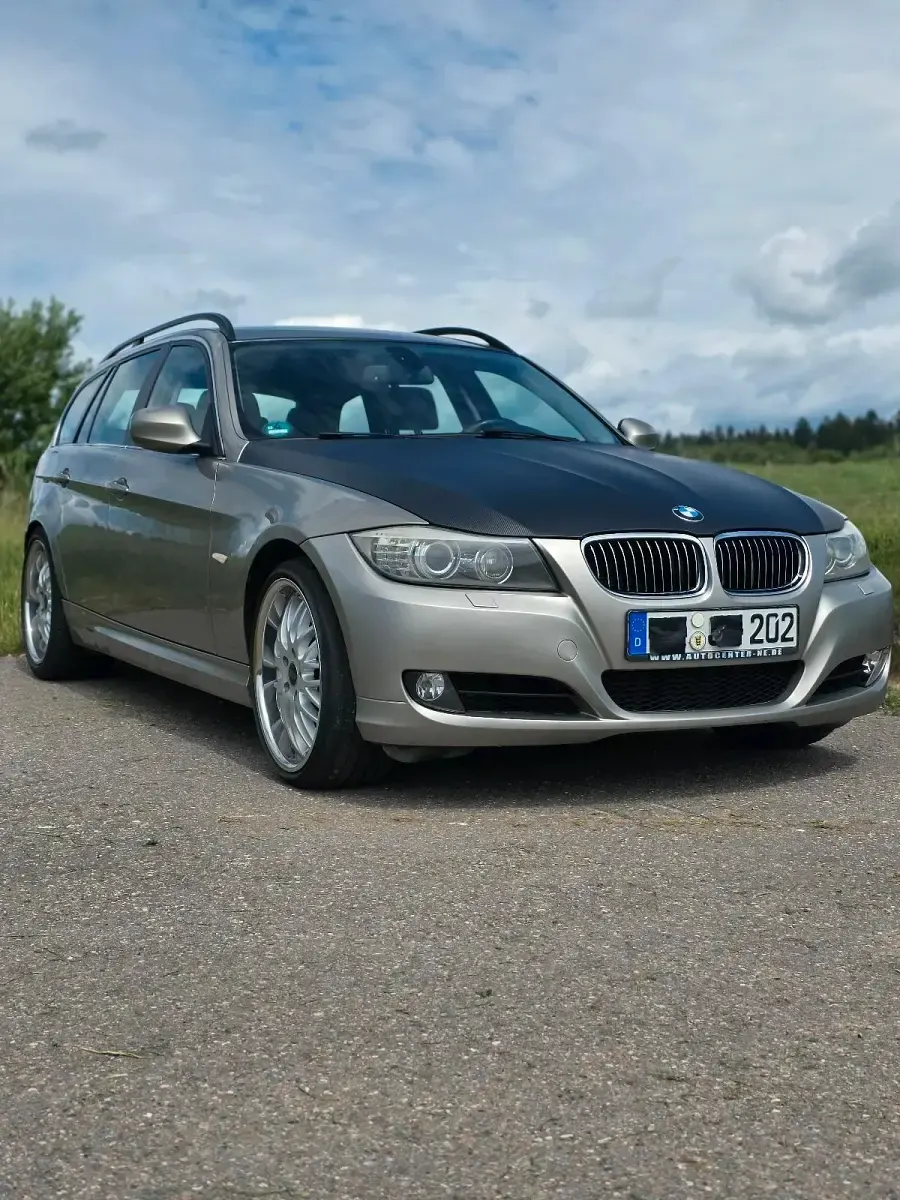 Gebraucht BMW 330 245 PS (180 kW) 2009 Gold Kombi