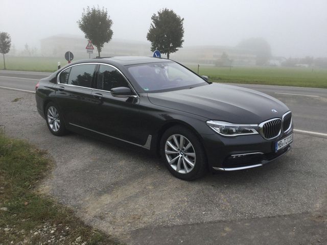 Gebraucht BMW 730L 265 PS (194 kW) 2015 Grau metallic Limousine