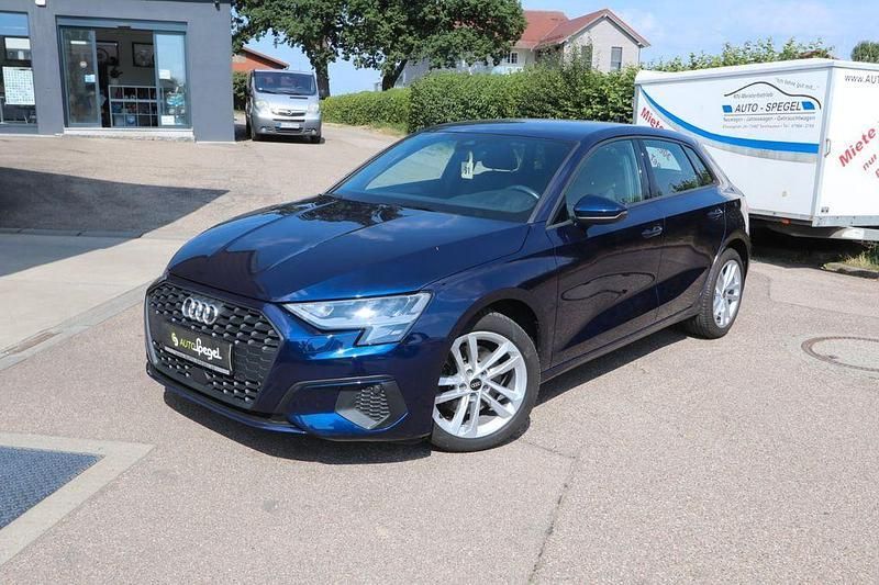 Navarrablau Gebraucht 2021 Audi A3 Sportback Limousine | 19.890 € (Guter Preis) - Bild 1/4