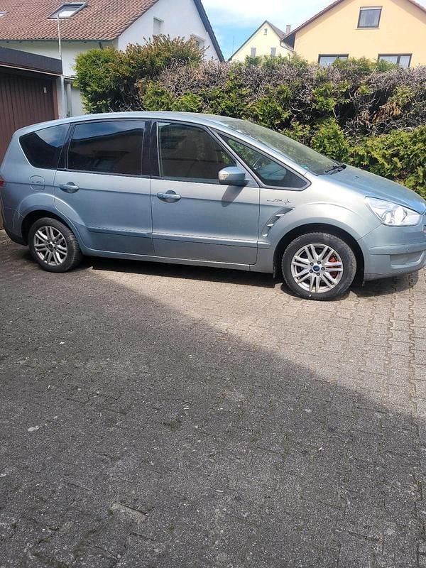 Second-hand Ford S-MAX S 140 CP (102 kW) 2008 Argintiu Monovolum