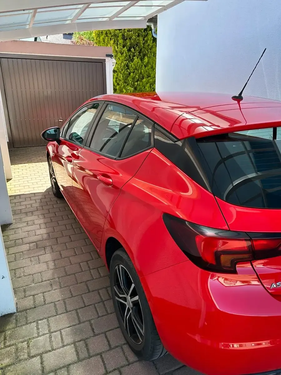 Gebraucht Opel Astra Eco 105 PS (77 kW) 2016 Rot Limousine
