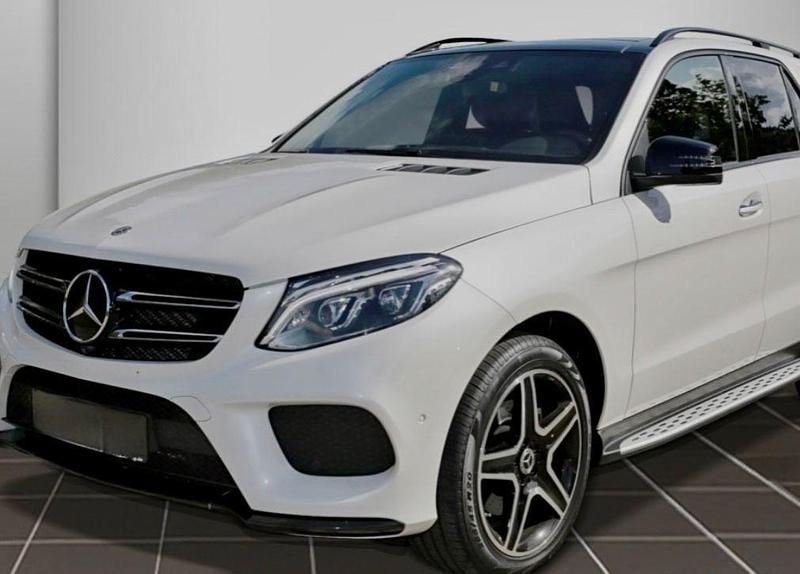 Weiß Gebraucht 2017 Mercedes GLE350 AMG line SUV | 33.800 € (Guter Preis) - Bild 1/4