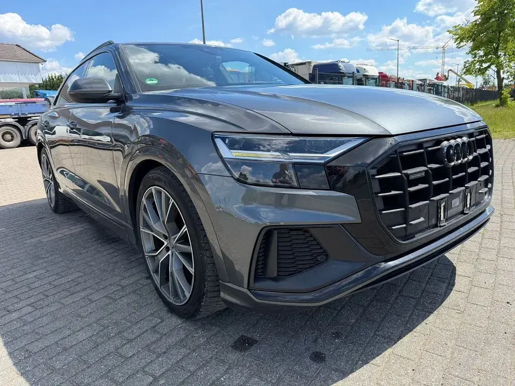 Gebraucht Audi Q8 286 PS (210 kW) 2019 Grau SUV