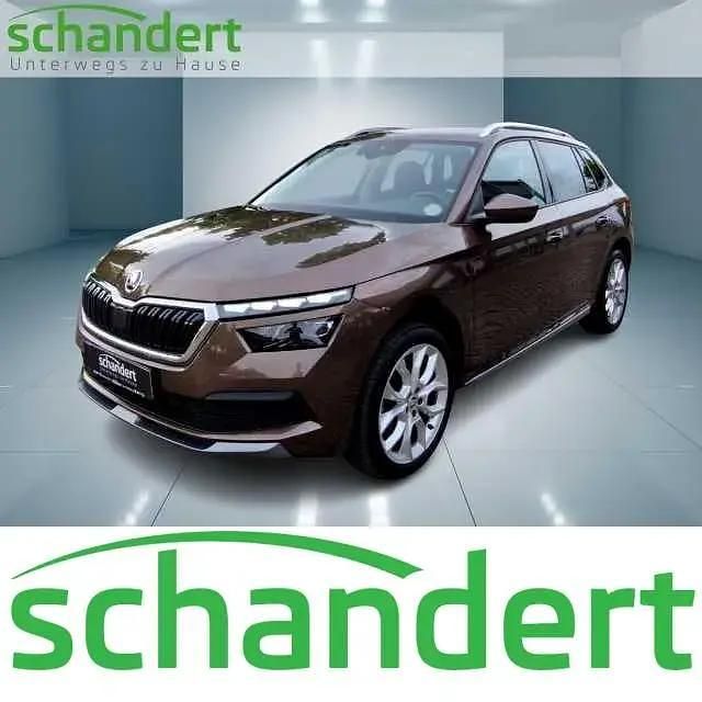 Maple braun metallic Gebraucht 2020 Skoda Kamiq Style SUV | 21.770 € (Fairer Preis) - Bild 1/4