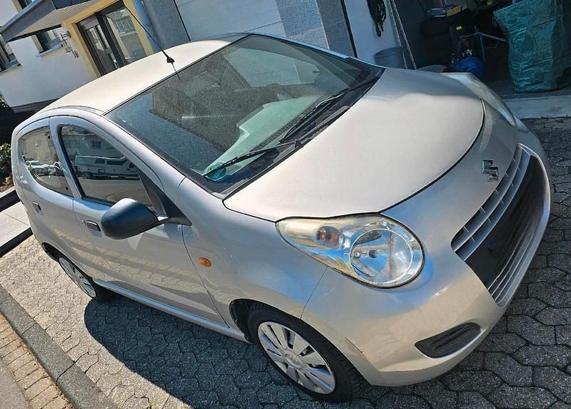 Gebraucht Suzuki Alto 68 PS (50 kW) 2014 Silber Kleinwagen