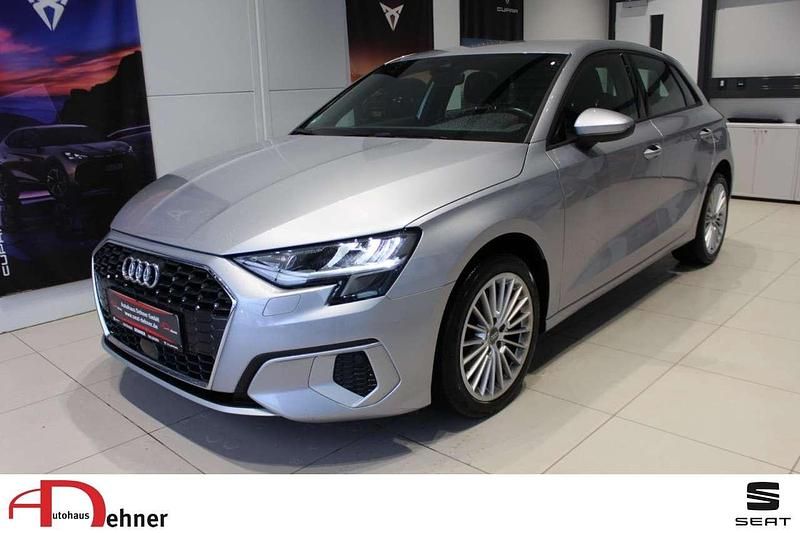 Silber Gebraucht 2021 Audi A3 Advanced Limousine | 22.980 € (Etwas zu teuer) - Bild 1/4